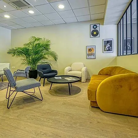 Ibis 3*
