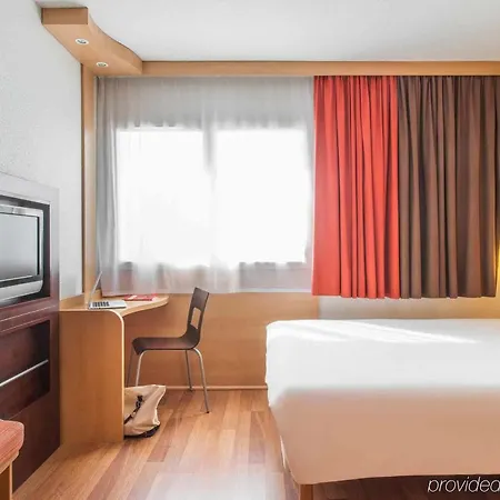 Отель Ibis 3*