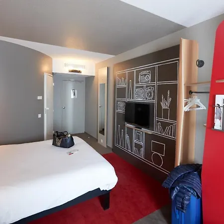 Ibis Отель Шоле