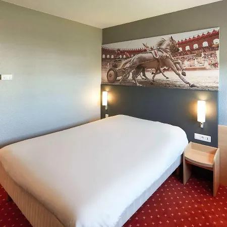 Ibis Hotel 3*