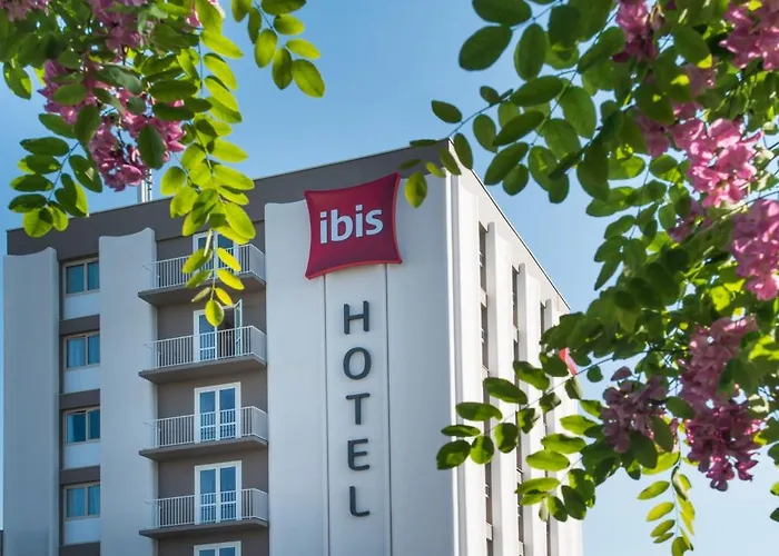 Ibis Hotel 3*